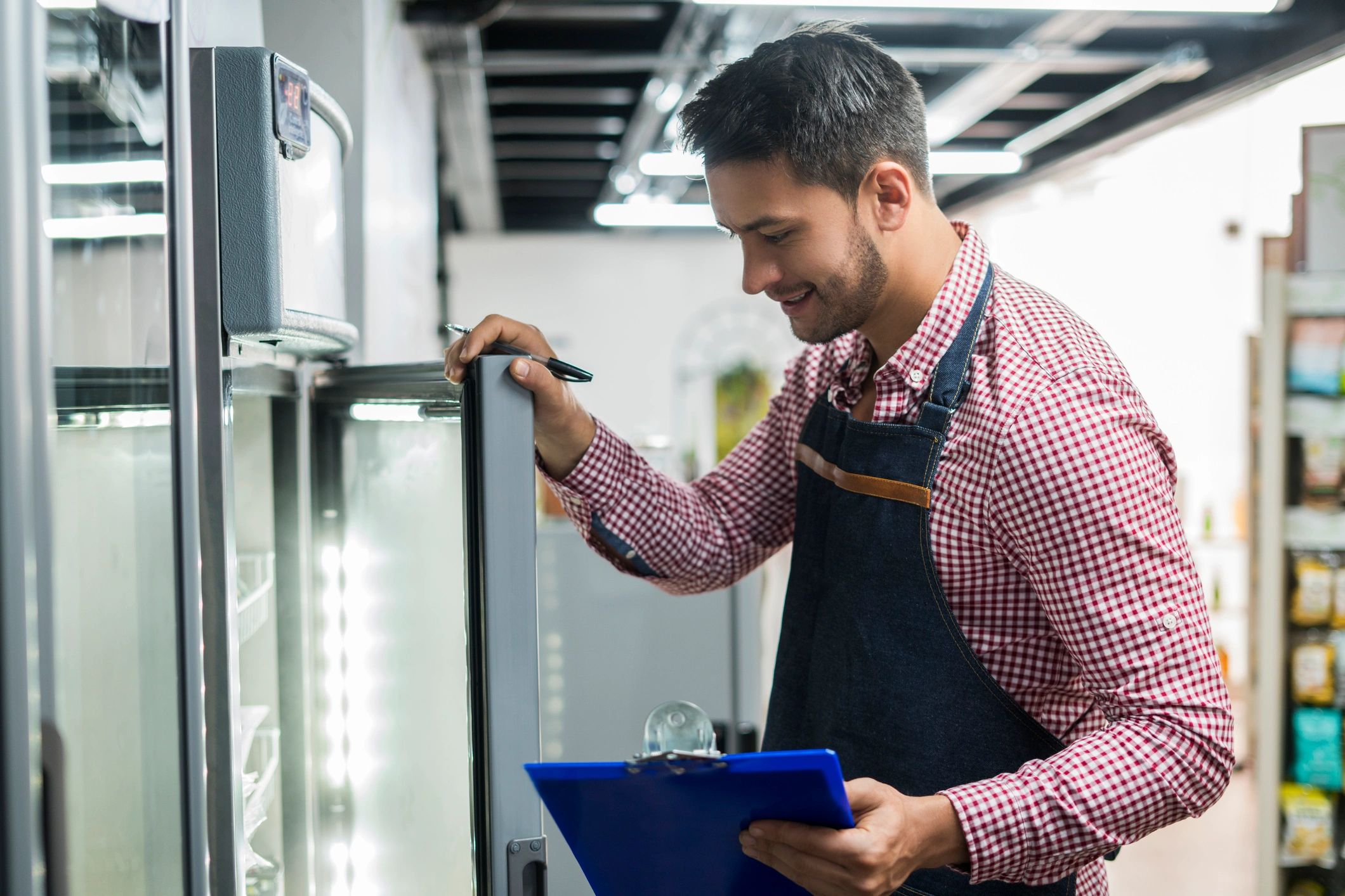 commercial refrigeration repair technician