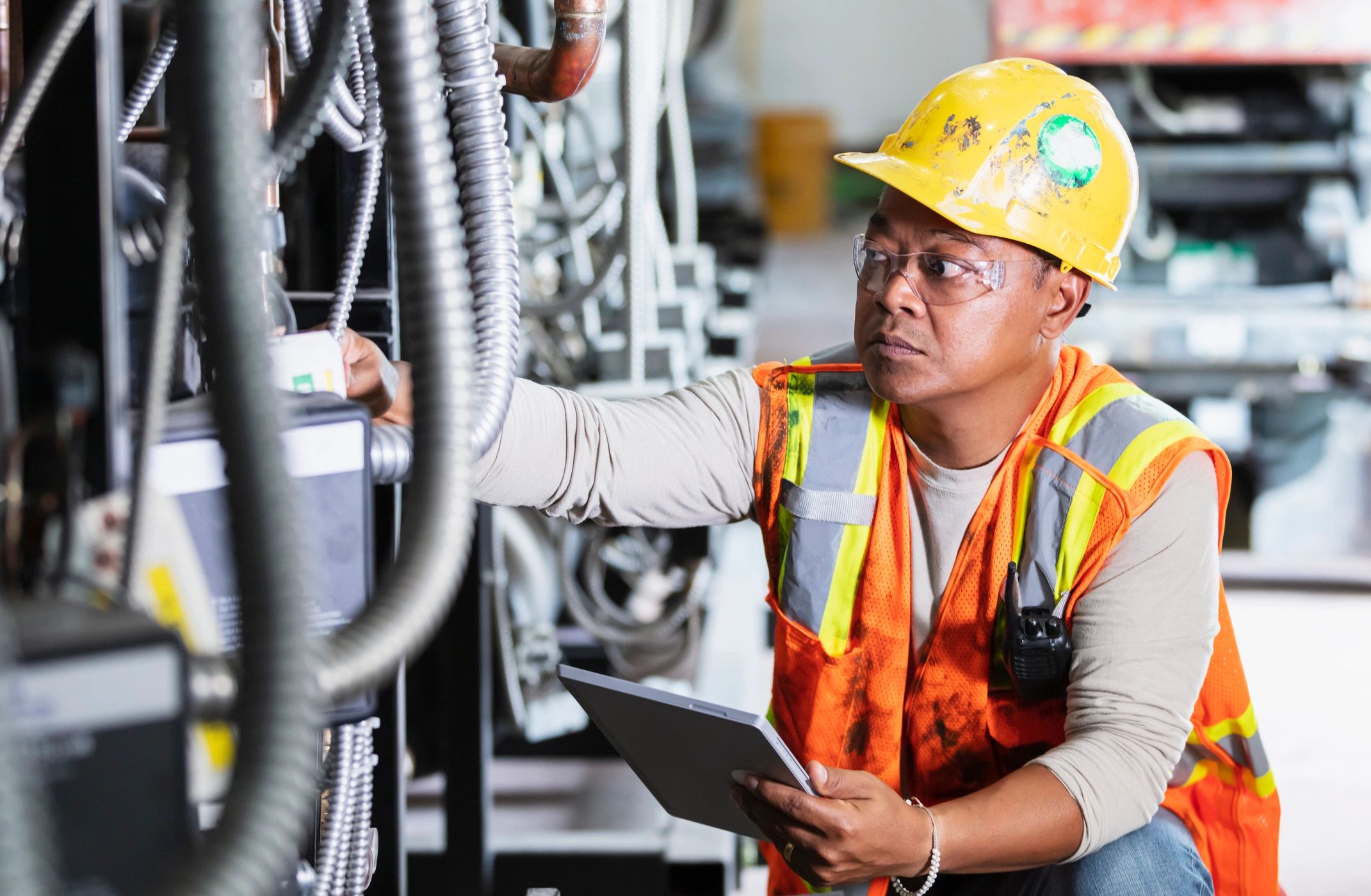 hvac technician Florida servicing unit